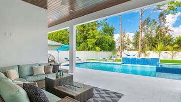 Piscine extérieure, piscine chauffée