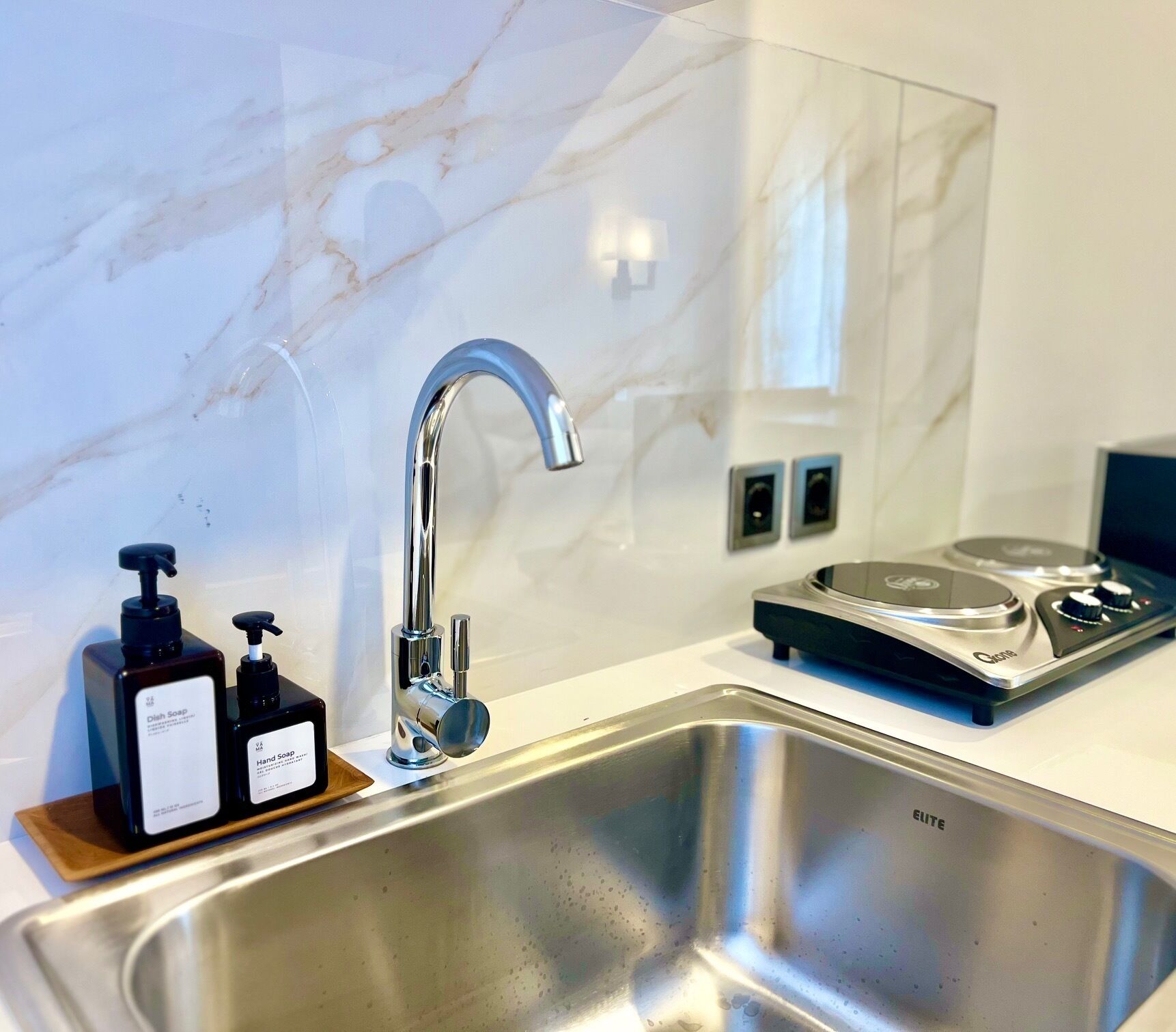 Kamar Double Deluks, dapur | Dapur pribadi | Lemari es, ketel listrik, dan peralatan masak/sendok-piring