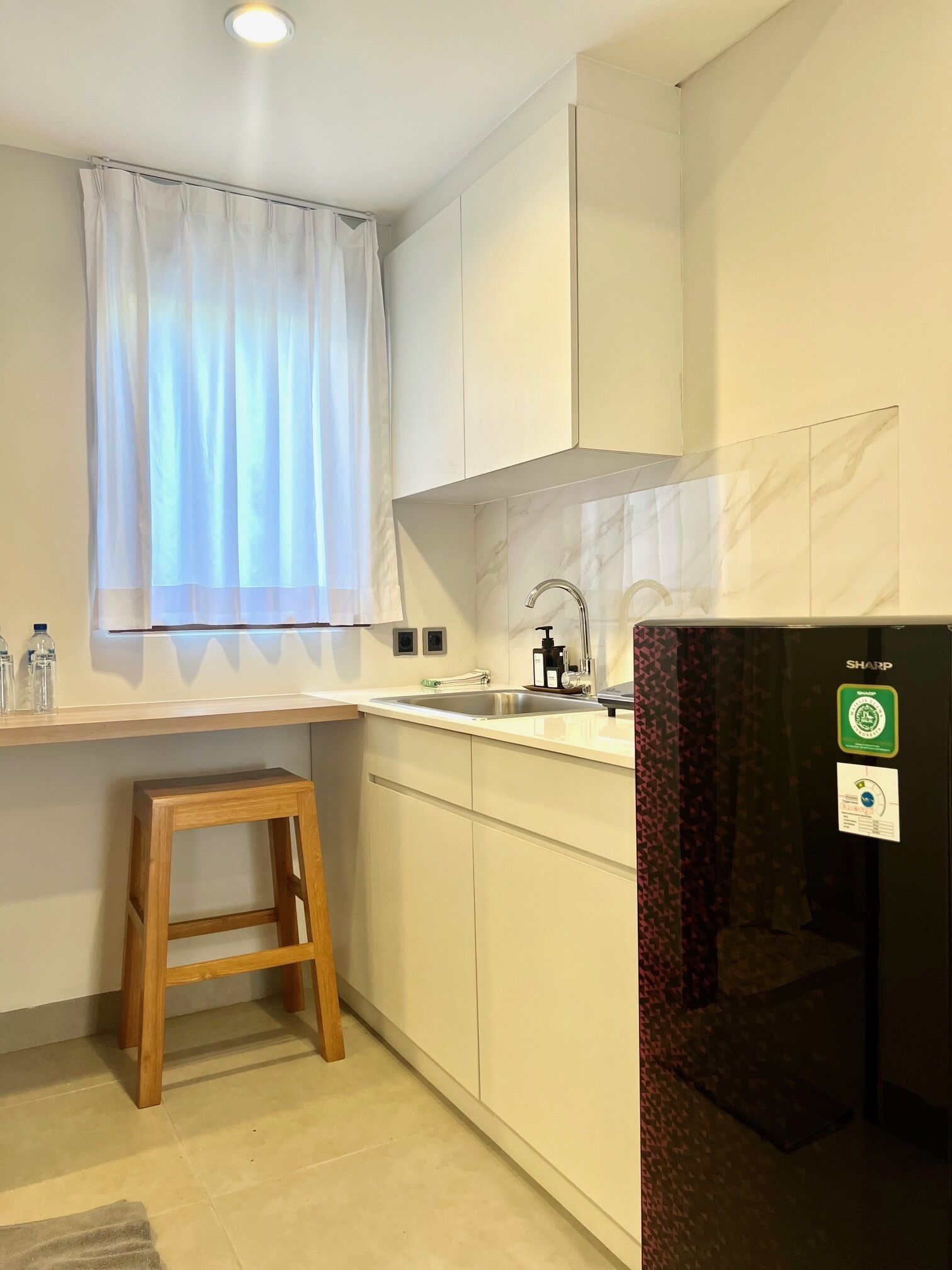Kamar Double Deluks, dapur | Dapur pribadi | Lemari es, ketel listrik, dan peralatan masak/sendok-piring