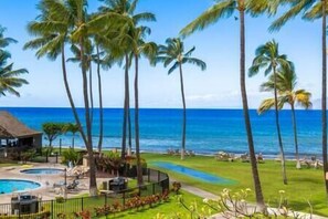 Utendørsbasseng og et oppvarmet basseng