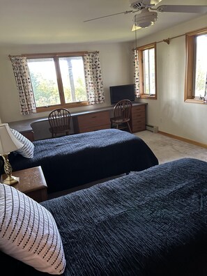 4 Schlafzimmer, Bügeleisen/Bügelbrett, WLAN, Bettwäsche