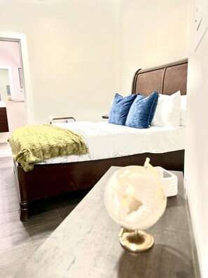 Room -  A Serenity Suite with city views (Charlotte)