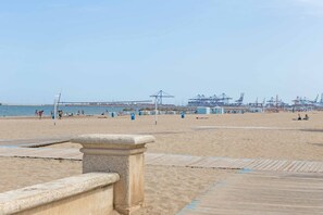 Una spiaggia nelle vicinanze