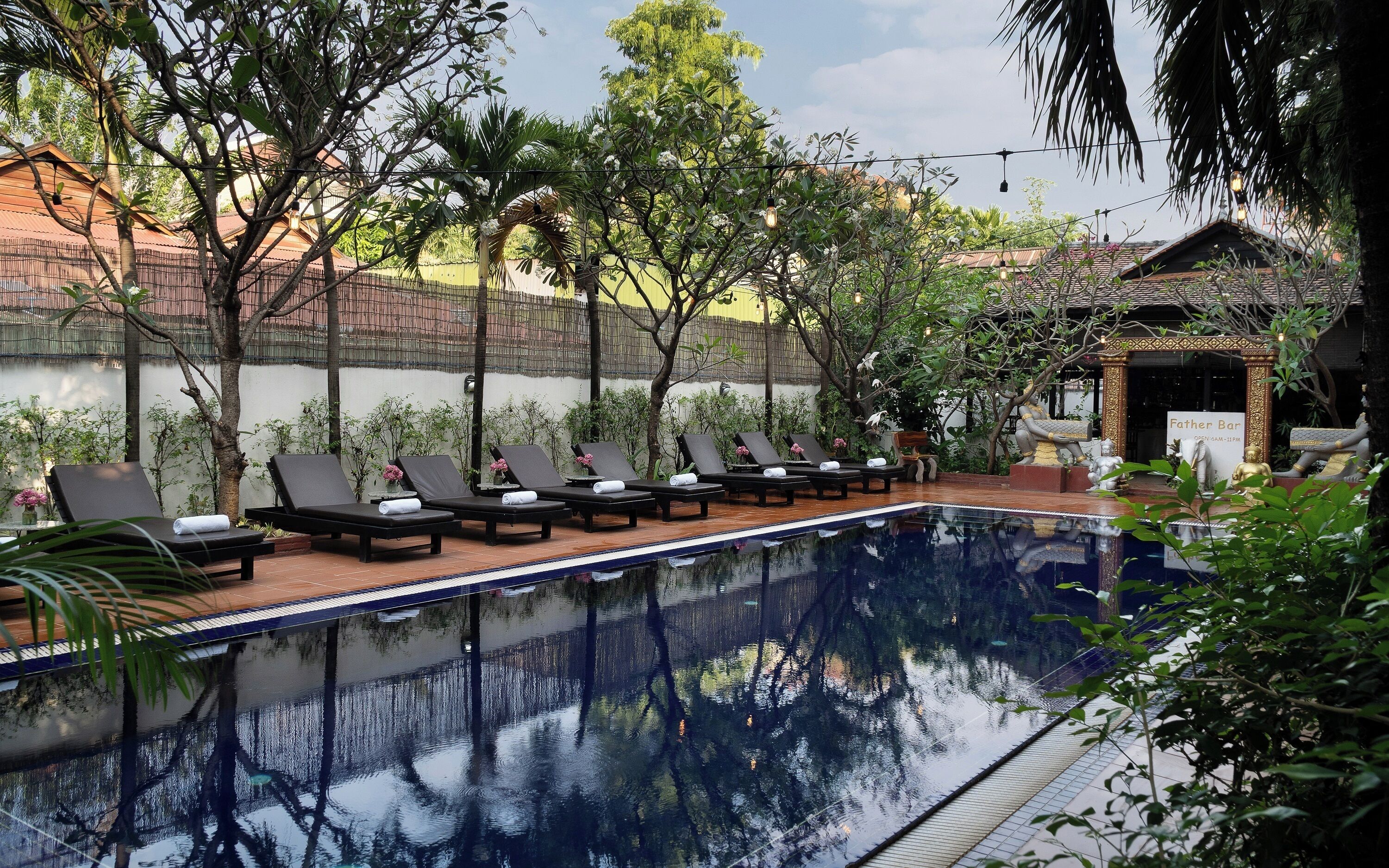 Outdoor pool, open 9:00 AM to 9:00 PM, sun loungers