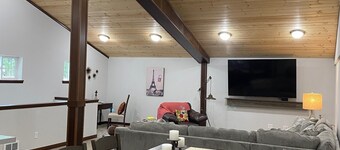 Farm Stay with your Horse! Upstairs Loft for you, updated Barn for your horse!