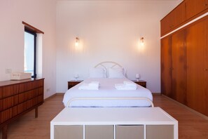 4 Schlafzimmer, Bügeleisen/Bügelbrett, kostenloses WLAN, Bettwäsche