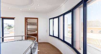 FLH Caparica Town House with Pool