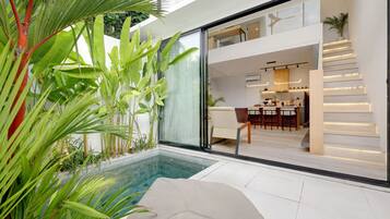 Kolam renang outdoor
