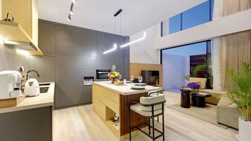 Luxury Villa | In-room dining