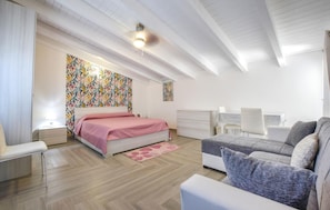 3 bedrooms, travel cot, free WiFi