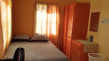 1 bedroom, desk, iron/ironing board, free WiFi