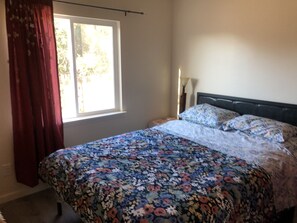 1 bedroom, iron/ironing board, WiFi, bed sheets - Relax and enjoy the peaceful oasis in beautiful central costal California 
 (Atascadero)