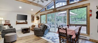 KingBed+Cabin+quiet+new renovation+foliage+ski