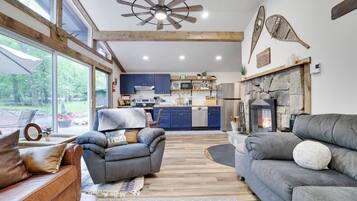 TV, lareira, aparelho de som