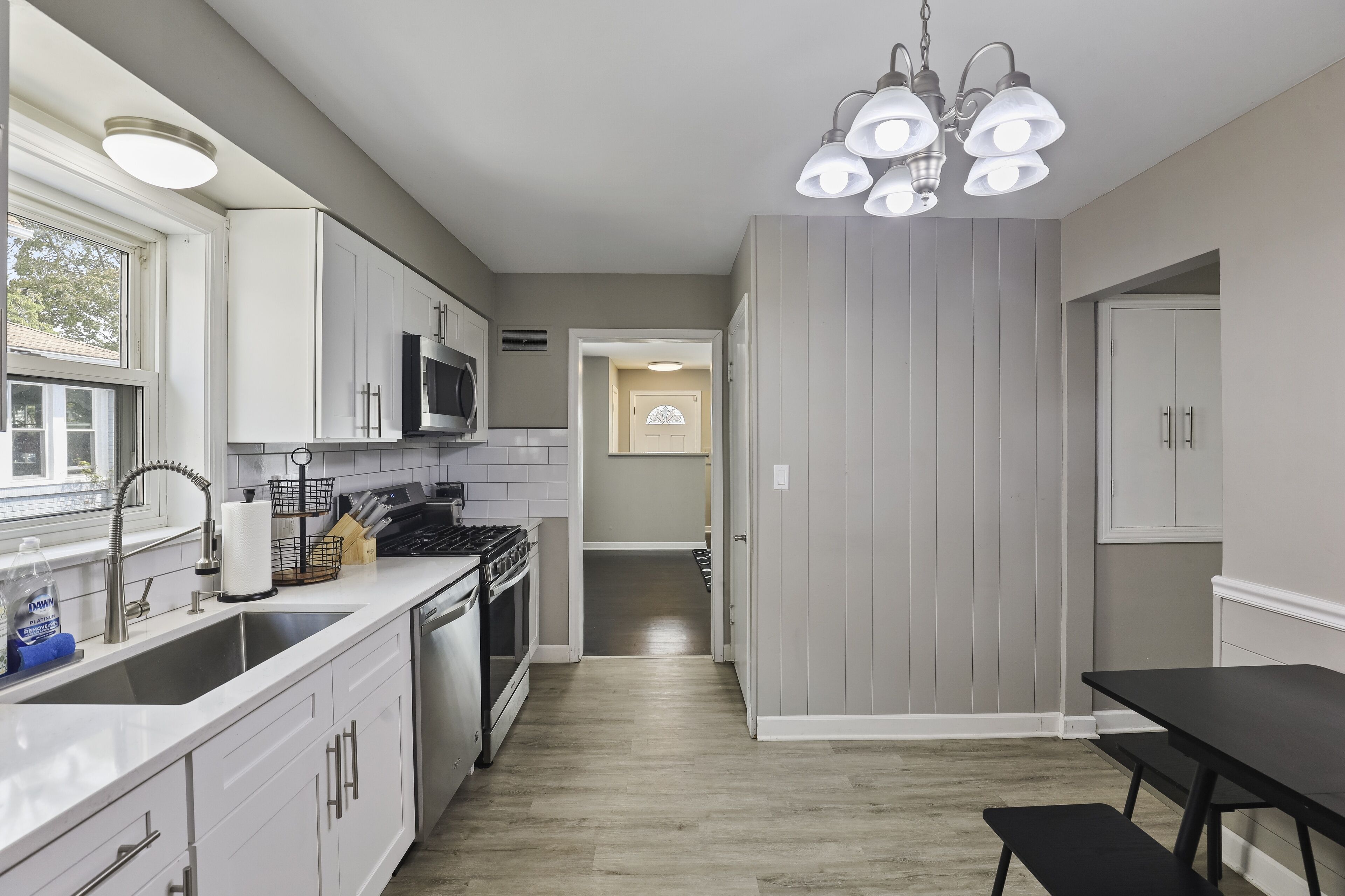 Réfrigérateur, micro-ondes, four, lave-vaisselle