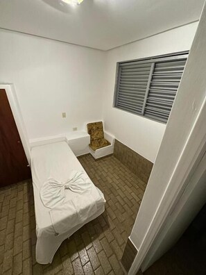 Chambre Simple Standard | 1 chambre, bureau, Wi-Fi gratuit, draps fournis