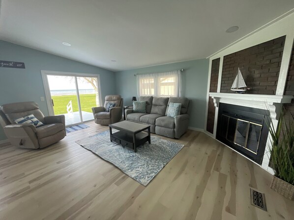 Smart TV, fireplace, books