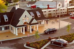A building with a sign reading "Libertyville."