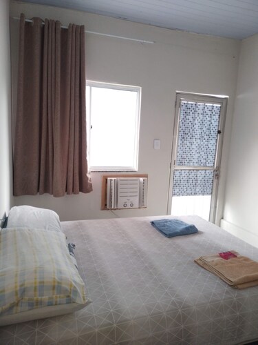 Apartamento em condomínio, guarita 24 horas , ambiente arborizado .