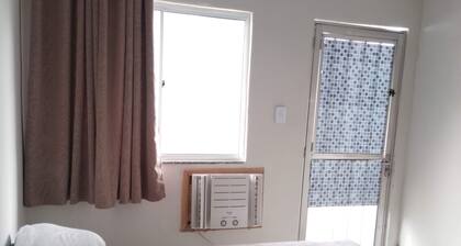 Apartamento em condomĂnio, guarita 24 horas , ambiente arborizado .