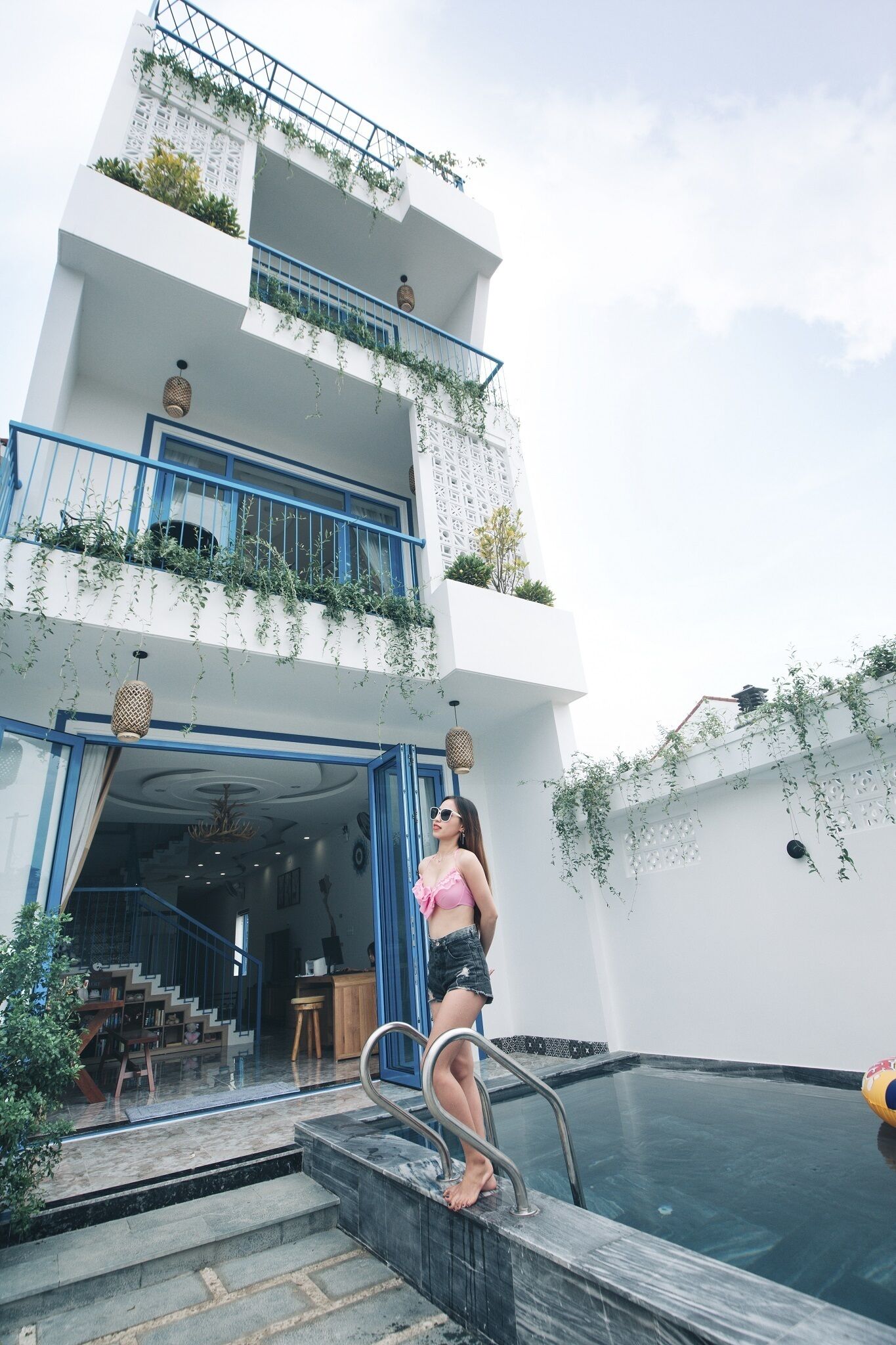 Una chimenea, una impresora