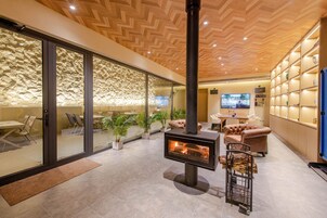 Luxury House | Dining room