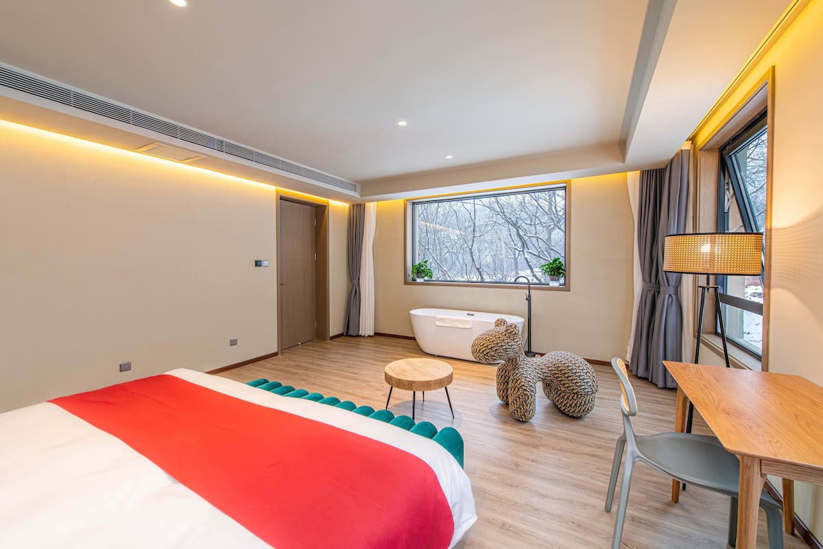 Signature kamer | 1 slaapkamer, luxe beddengoed, donzen dekbedden, individueel gedecoreerd
