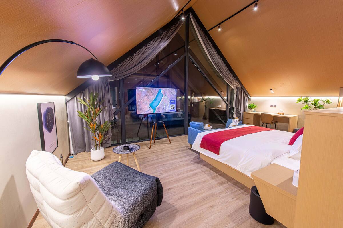 Honeymoon kamer | 1 slaapkamer, luxe beddengoed, donzen dekbedden, individueel gedecoreerd