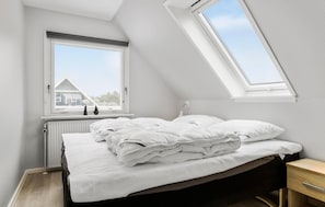 6 bedrooms, travel crib, free WiFi - Lovely home in Vestervig with WiFi (Vestervig)