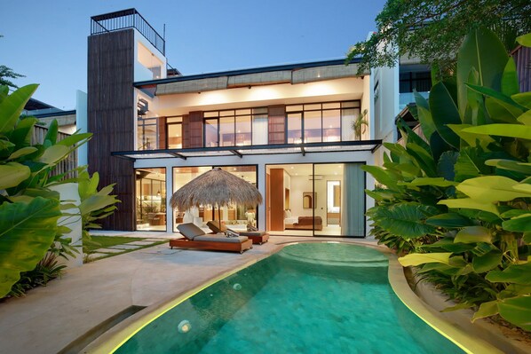 Villa | Living area | 43-inch Smart TV with digital channels, Netflix, streaming services
