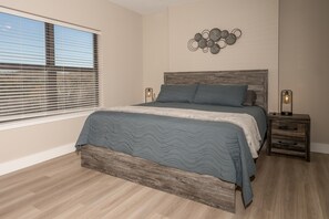 6 bedrooms, iron/ironing board, travel cot, WiFi - Discounted rates for Winter! Table Rock views! 6 Bdm (Cape Fair)