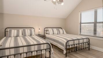 6 bedrooms, iron/ironing board, travel cot, WiFi