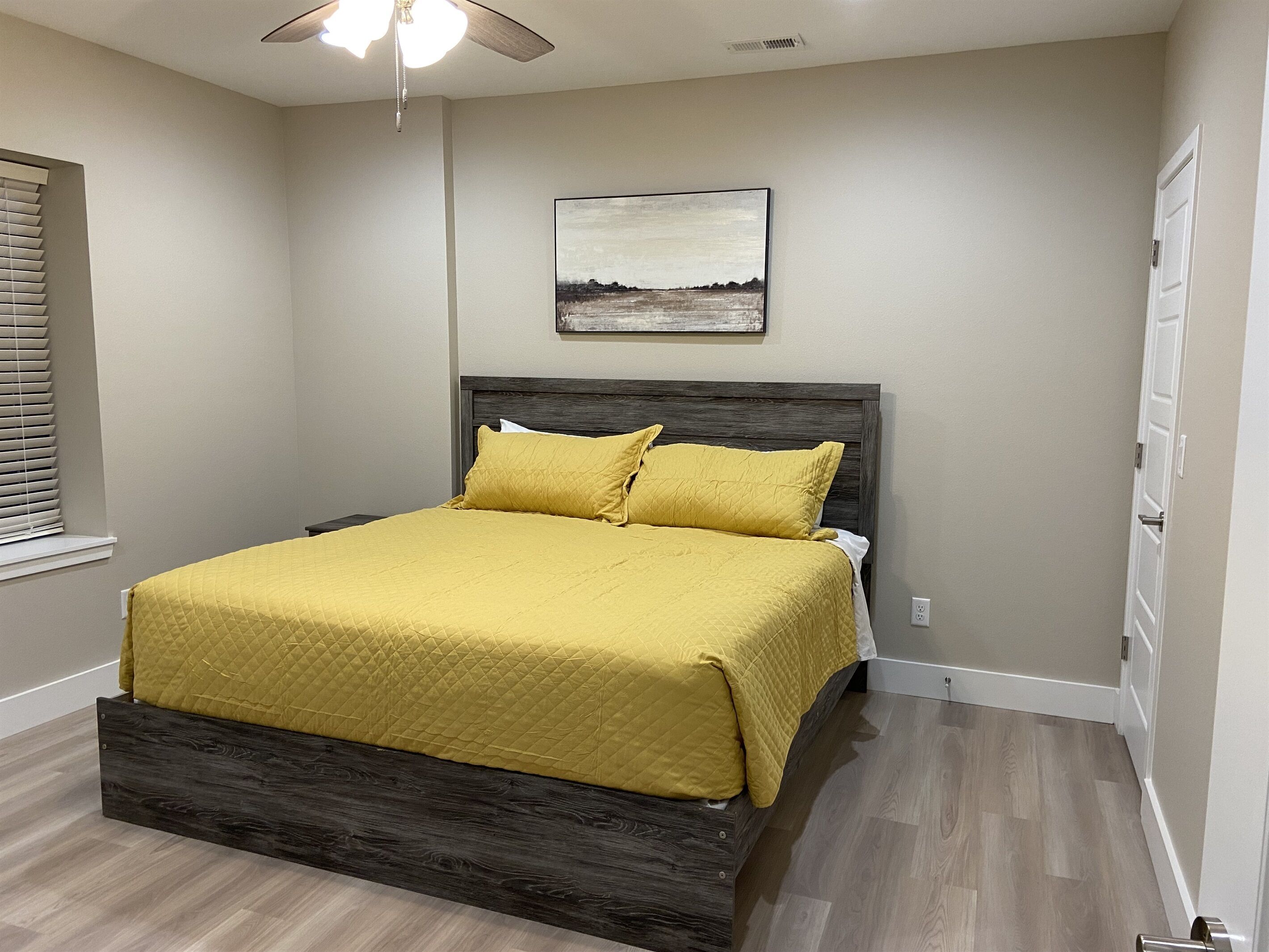 6 bedrooms, iron/ironing board, travel cot, WiFi