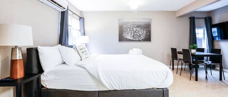 Tabla de planchar con plancha, cuna de viaje y wifi gratis