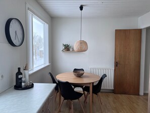 Superior Apartment | Private kitchen | Fridge, microwave, oven, stovetop - Akey (Akureyri)