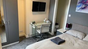 1 Schlafzimmer, Schreibtisch, Bügeleisen/Bügelbrett, WLAN