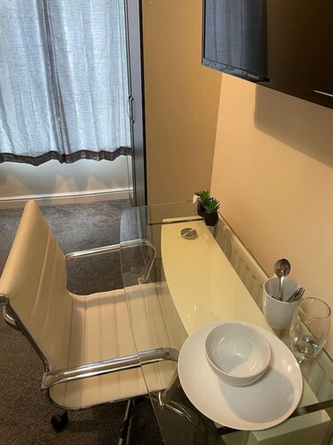 Hotel Standard En-Suite. Close to train station.