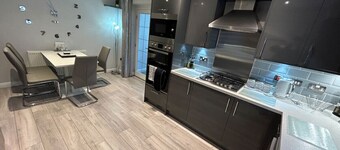 Spacious House To Accommodate 6