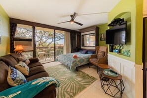 Smart TV, DVD player, books - M.Vista Bldg. 2-Immaculate Updated Quiet Classy- across from Charley Young Beach (Kihei)