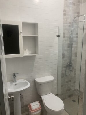 Deluxe-Einzelzimmer | Badezimmer