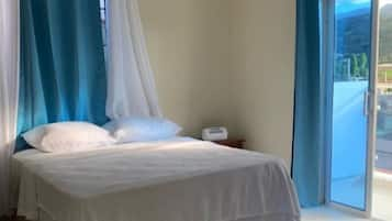 Deluxe Single Room | Free WiFi, bed sheets