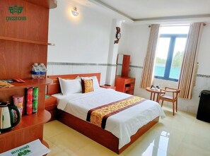 Basic Single Room, 1 Bedroom, Refrigerator, Pool View | Desk, blackout drapes, iron/ironing board - Cao Lanh Hotel (Cao Lanh)