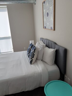 2 bedrooms, desk, iron/ironing board, WiFi