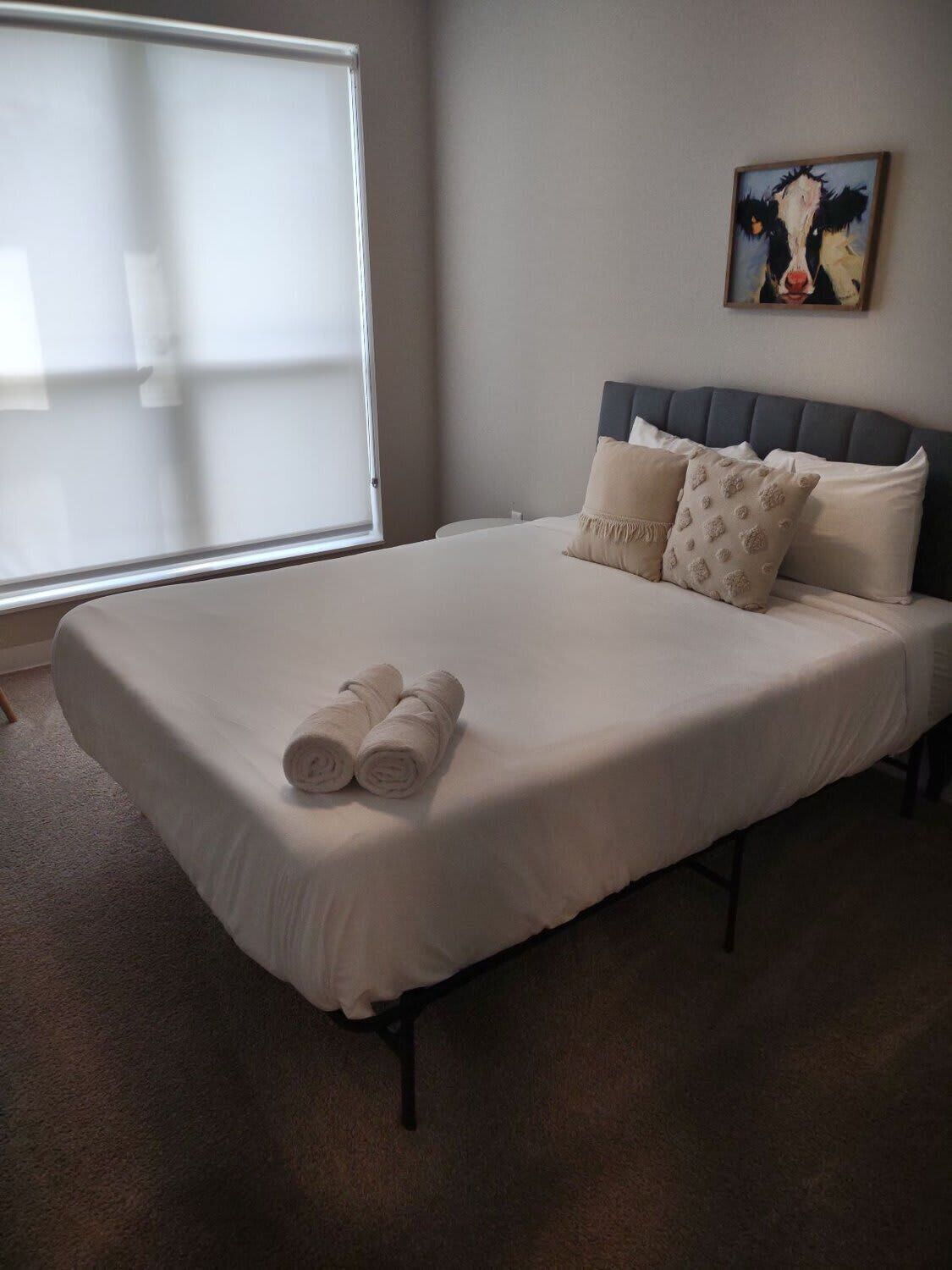 2 bedrooms, desk, iron/ironing board, WiFi