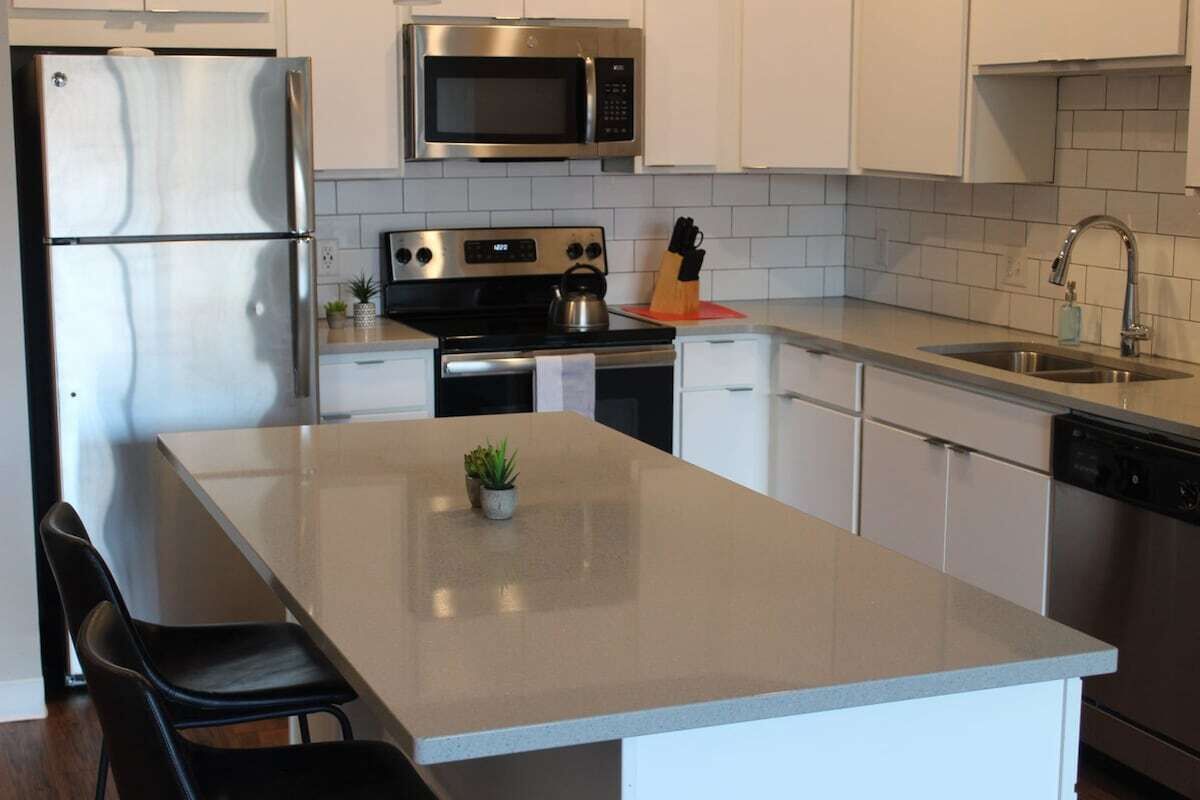 冰箱、微波炉、烤箱、炉灶