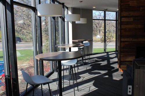 Winter Deals | Campustown Lux Apartment near ISU!