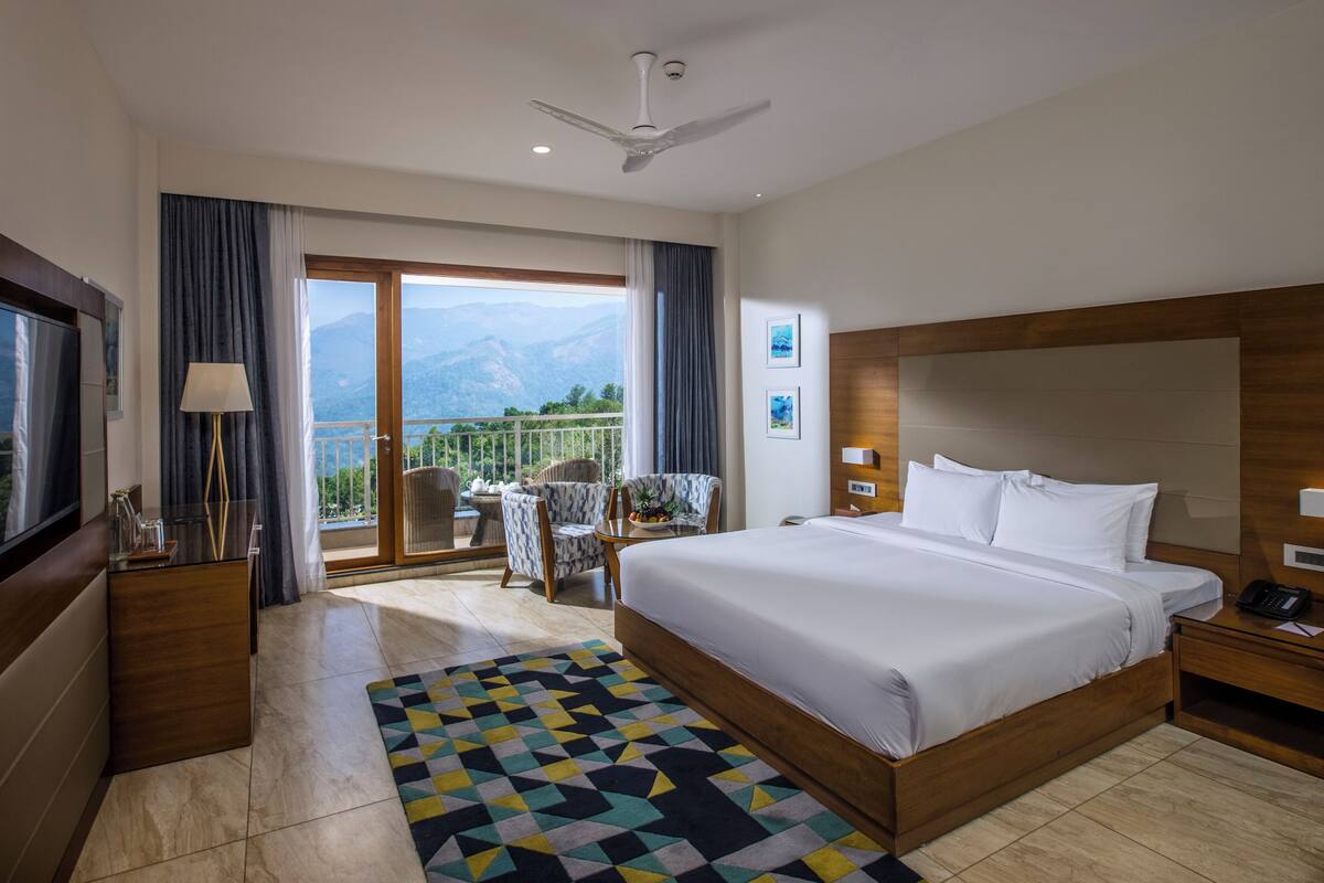 Deluxe Double or Twin Room, Hill View