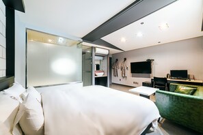 Deluxe Room | Premium bedding, memory foam beds, individually decorated - Hotel Ssome (Busan)