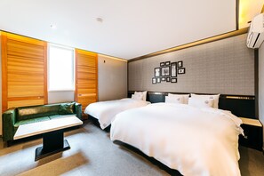 Business-Zweibettzimmer | Hochwertige Bettwaren, Betten mit Memory-Foam-Matratzen
