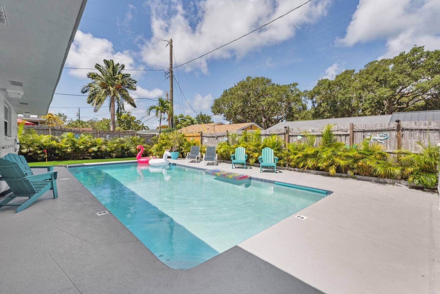 Heated Pool & Putt Putt! 5 Bedrooms & 3 baths!